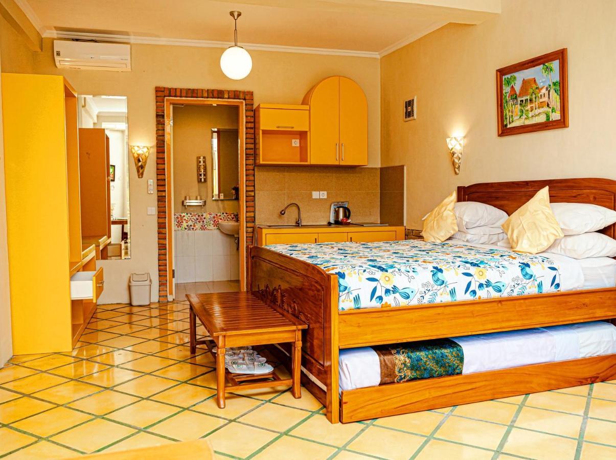 Hotel Deli River And Restaurant Omlandia Medan Dış mekan fotoğraf