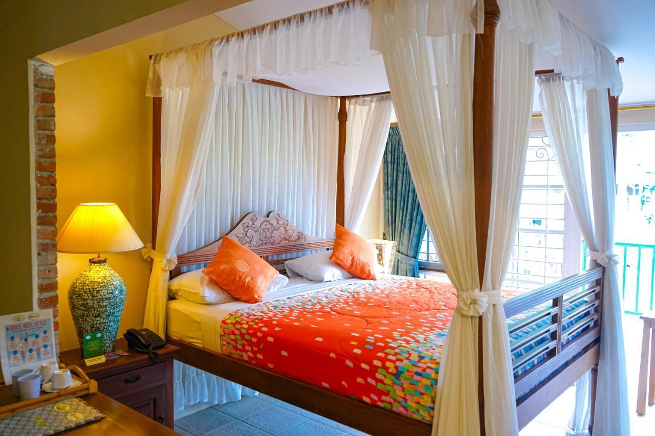 Hotel Deli River And Restaurant Omlandia Medan Dış mekan fotoğraf
