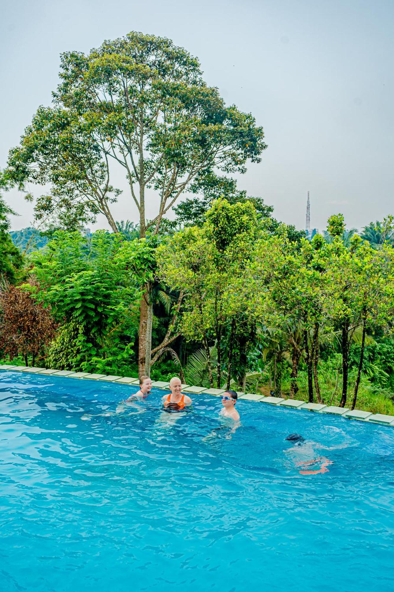 Hotel Deli River And Restaurant Omlandia Medan Dış mekan fotoğraf